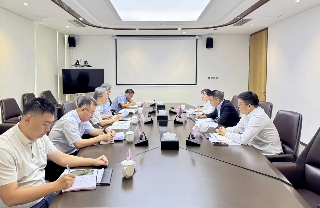 珠海市政协主席王开洲带队调研中珠医疗