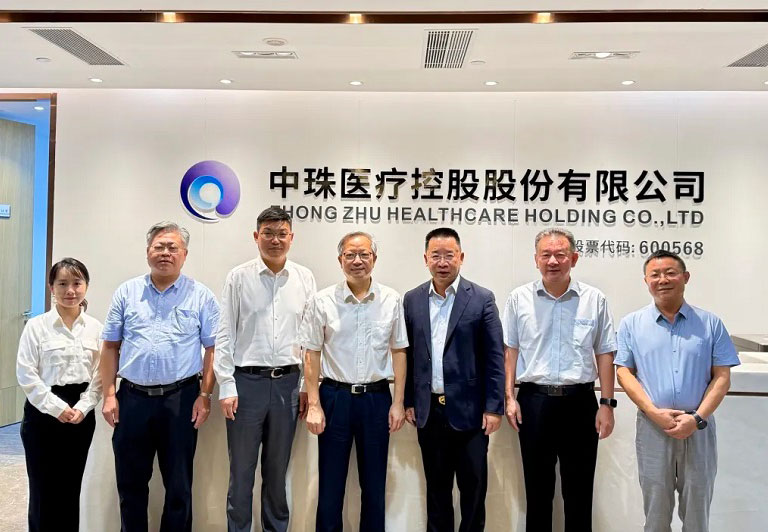 珠海市政协主席王开洲带队调研中珠医疗