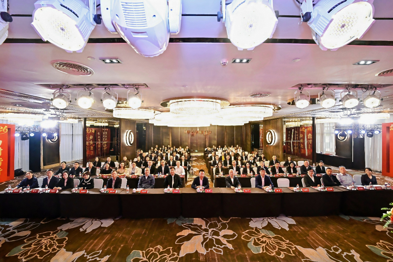 图片包含 室内, 船, 水, 充满
AI 生成的内容可能不正确。